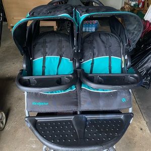 Navigator for sell. Used twice. Sunscreen is on fabric - asking $250 OBO